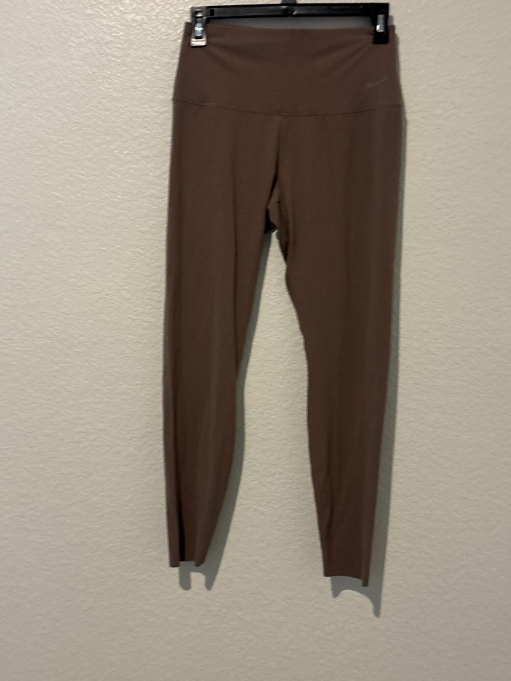 Nike Zenvy womens medium legging tan light brown dri fit soft lightweight pants